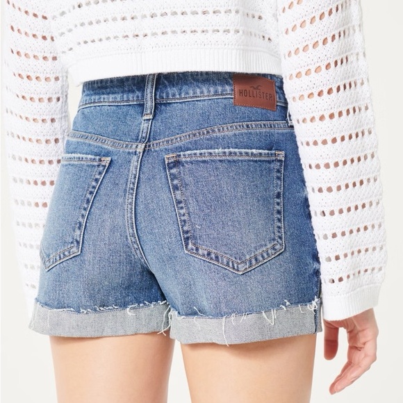 HOLLISTER Ultra High-Rise Ripped Medium Wash Denim Mom Shorts, Size 35W - Picture 2 of 6